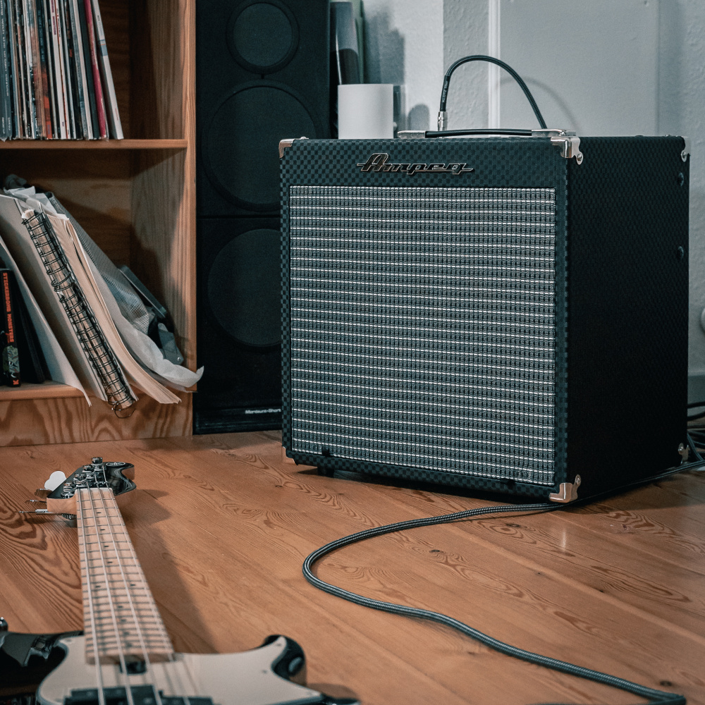 Ampeg RB-108 - доступный комбо начального уровня | A&T Trade Ampeg RB-108 - доступный комбо начального уровня | A&T Trade