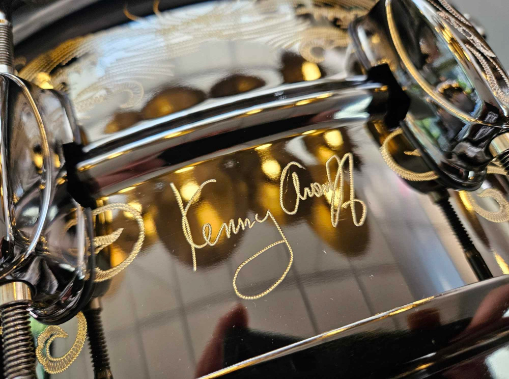 Специально к юбилею: Kenny Aronoff 40th Anniversary Snare Drum | A&T Trade Специально к юбилею: Kenny Aronoff 40th Anniversary Snare Drum | A&T Trade